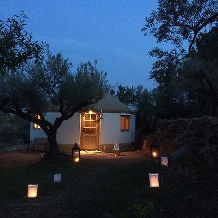 Yurta Mongola Delta Del Ebro Hotel Camarles Ngoại thất bức ảnh