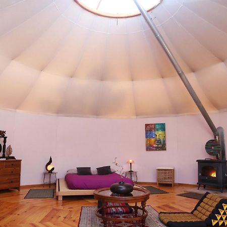 Yurta Mongola Delta Del Ebro Hotel Camarles Ngoại thất bức ảnh