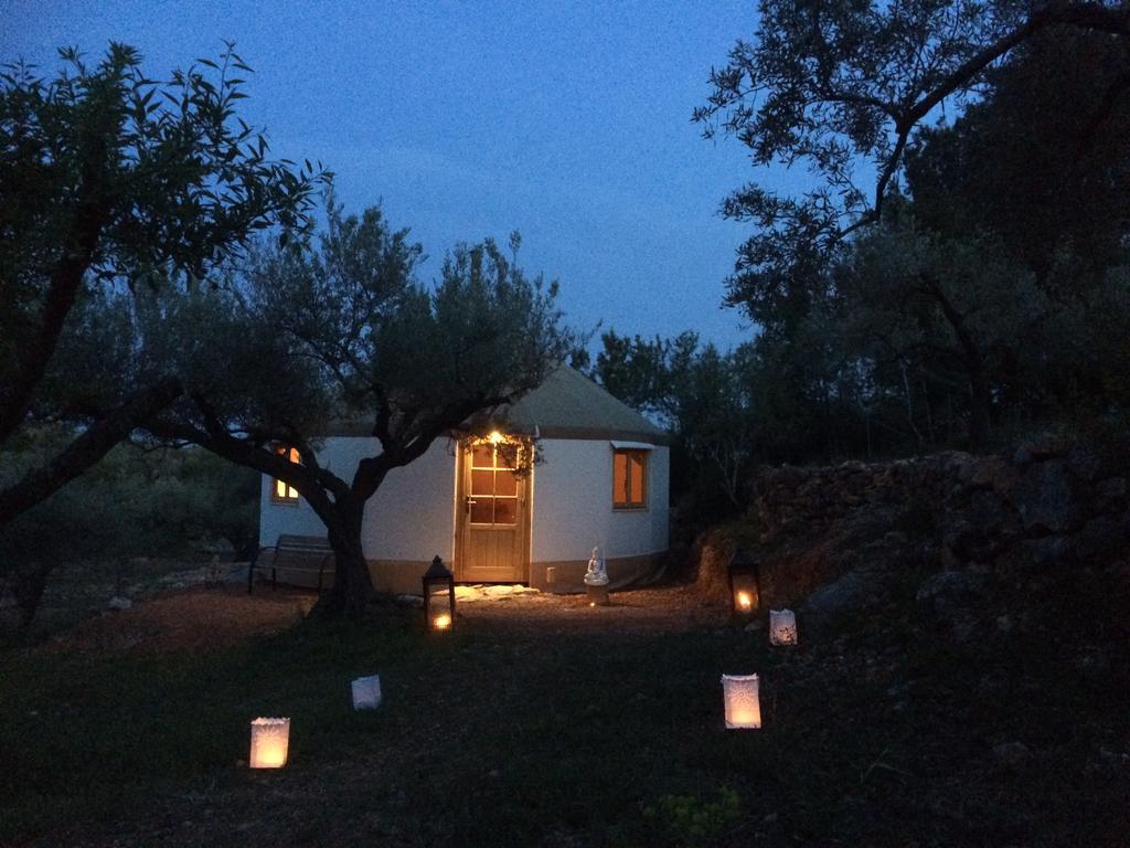 Yurta Mongola Delta Del Ebro Hotel Camarles Ngoại thất bức ảnh