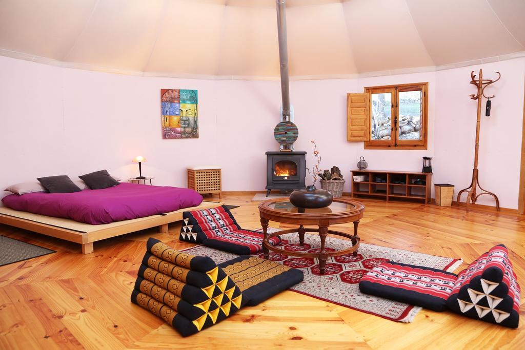 Yurta Mongola Delta Del Ebro Hotel Camarles Ngoại thất bức ảnh