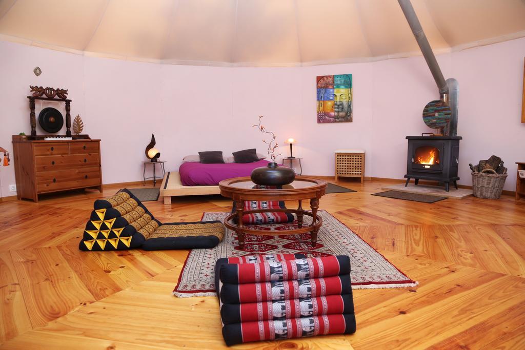 Yurta Mongola Delta Del Ebro Hotel Camarles Ngoại thất bức ảnh
