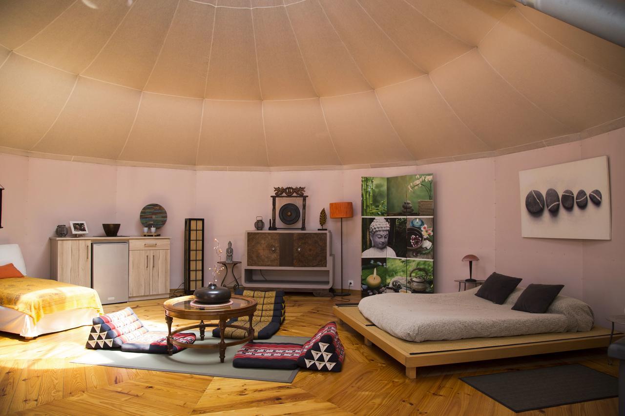 Yurta Mongola Delta Del Ebro Hotel Camarles Ngoại thất bức ảnh