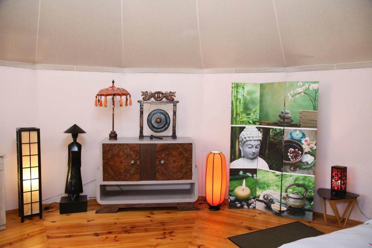 Yurta Mongola Delta Del Ebro Hotel Camarles Ngoại thất bức ảnh