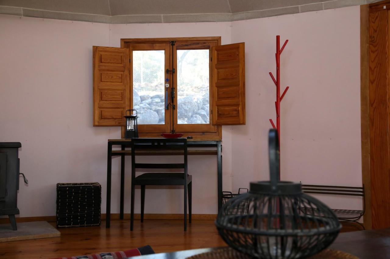 Yurta Mongola Delta Del Ebro Hotel Camarles Ngoại thất bức ảnh