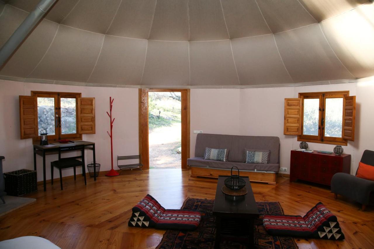 Yurta Mongola Delta Del Ebro Hotel Camarles Ngoại thất bức ảnh