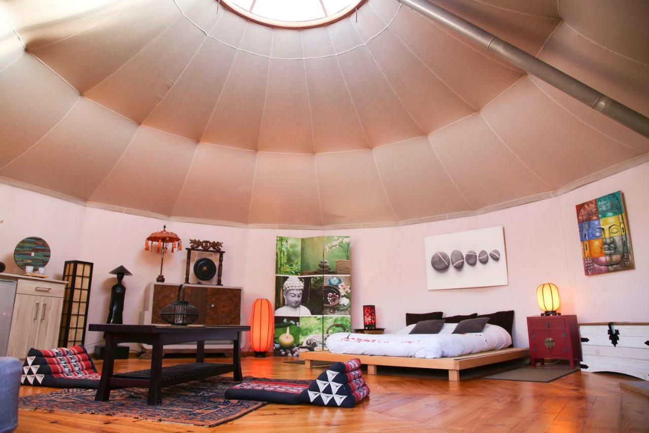 Yurta Mongola Delta Del Ebro Hotel Camarles Ngoại thất bức ảnh