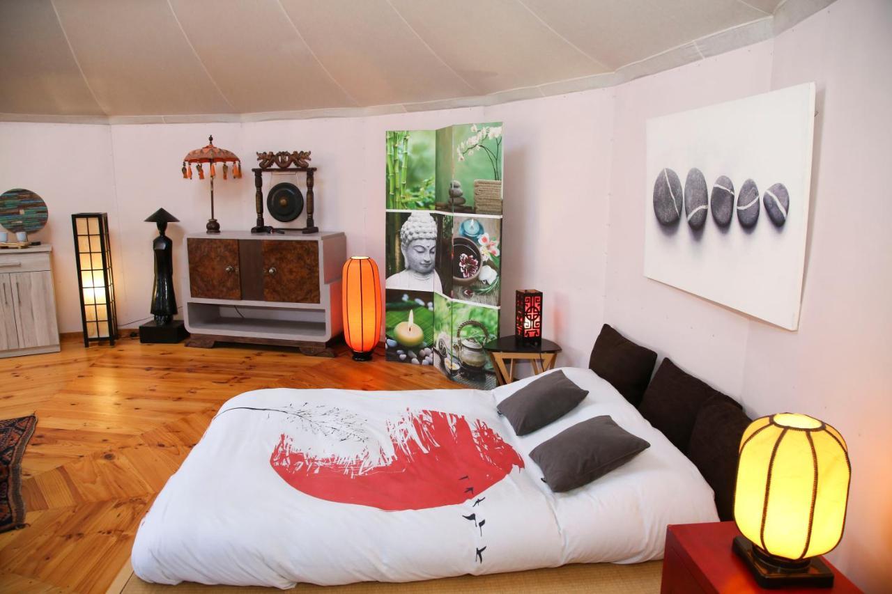 Yurta Mongola Delta Del Ebro Hotel Camarles Ngoại thất bức ảnh